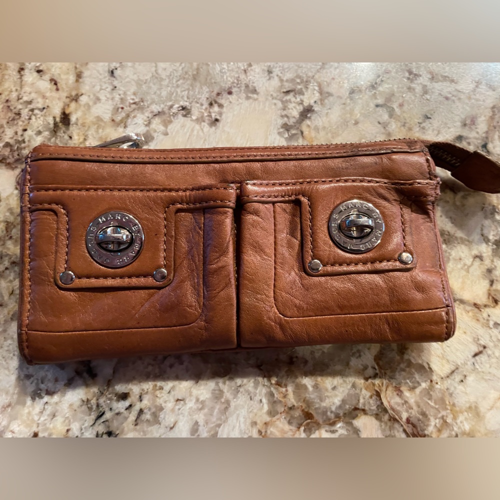 Marc Jacobs Turnlock Brown Leather Wallet